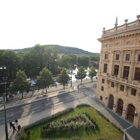 Fabulous River View Studio In The Heart Of Praha Bagian luar foto