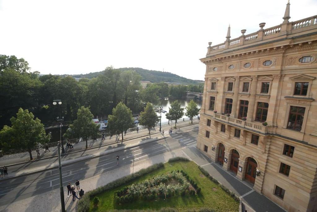 Fabulous River View Studio In The Heart Of Praha Bagian luar foto